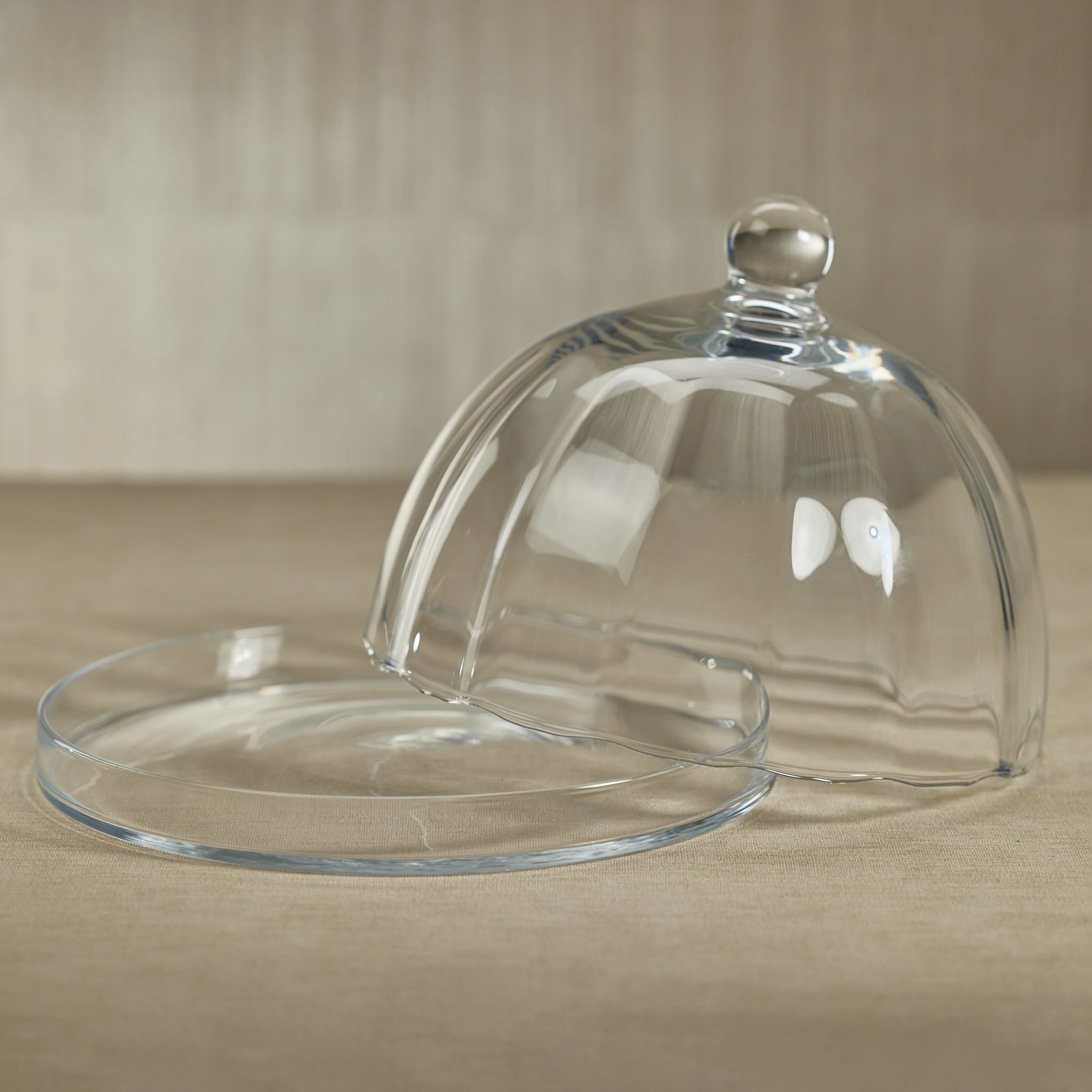 Loulou Optic Pastry Glass Plate with Cloche - Image 3