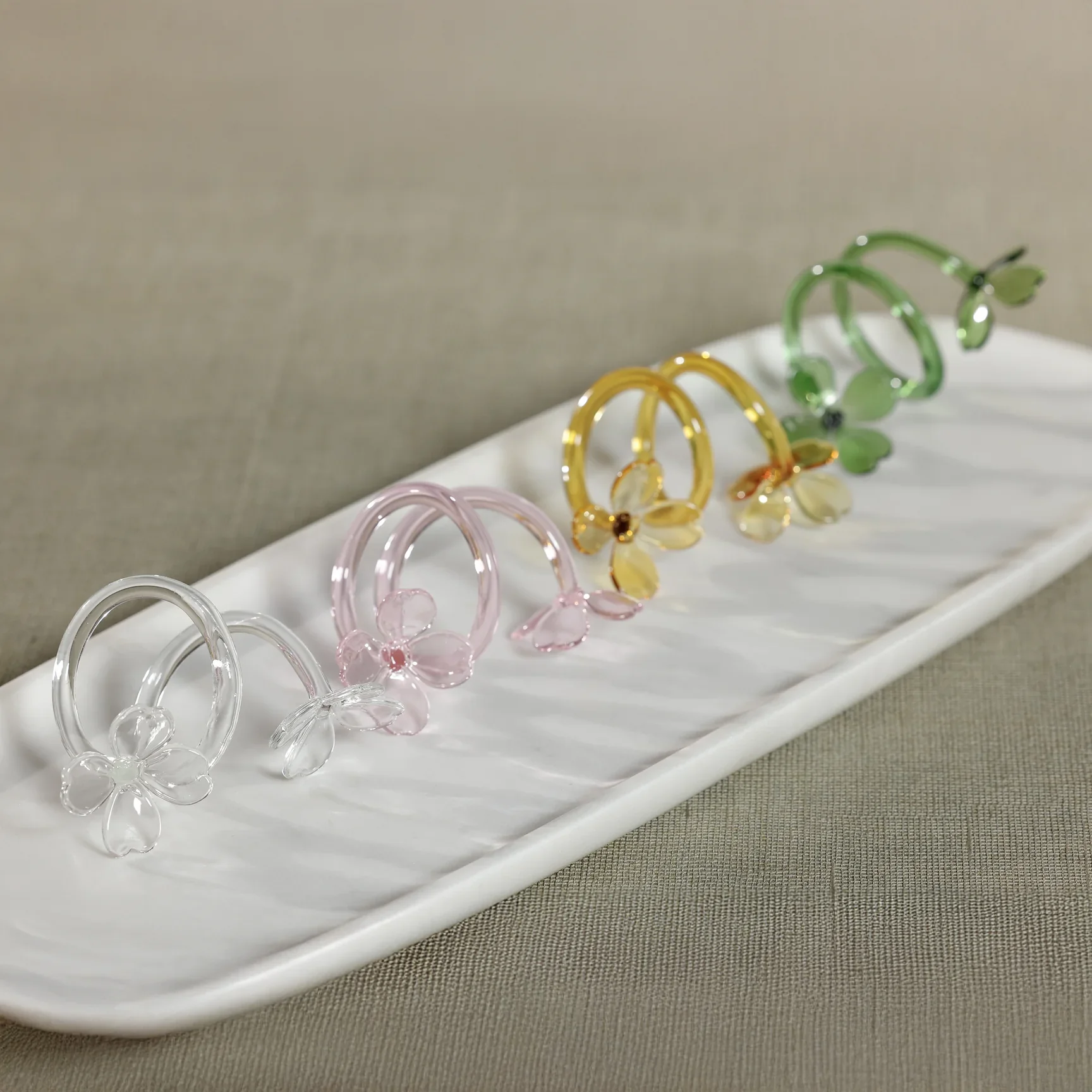Botanica Set of 4 Glass Flower Napkin Rings in Pink - Image 3