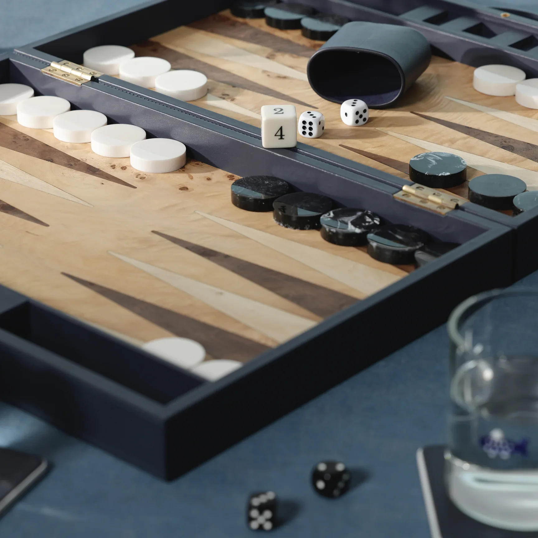 Geneva 19 in Backgammon Set - Marine Blue Leather - Image 6