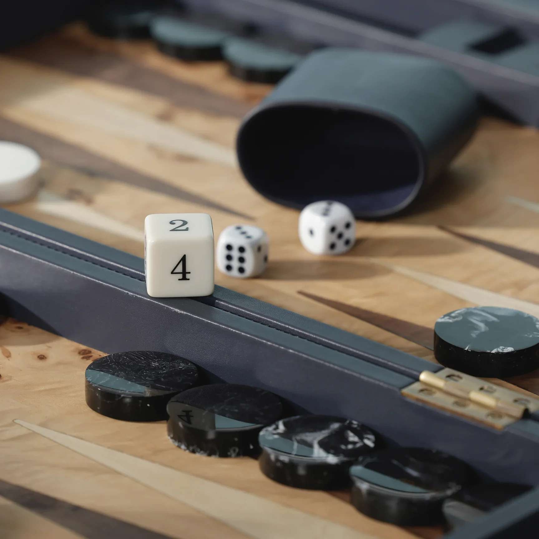 Geneva 19 in Backgammon Set - Marine Blue Leather - Image 7