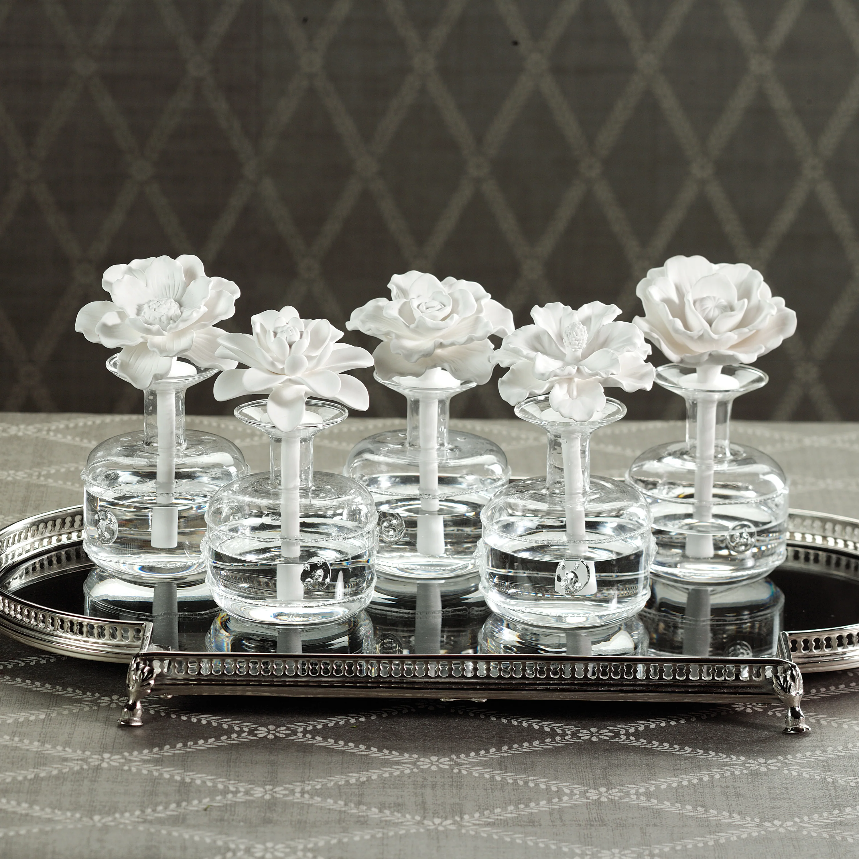 Grand Casablanca Porcelain Diffuser, Casablanca Lily - Image 3