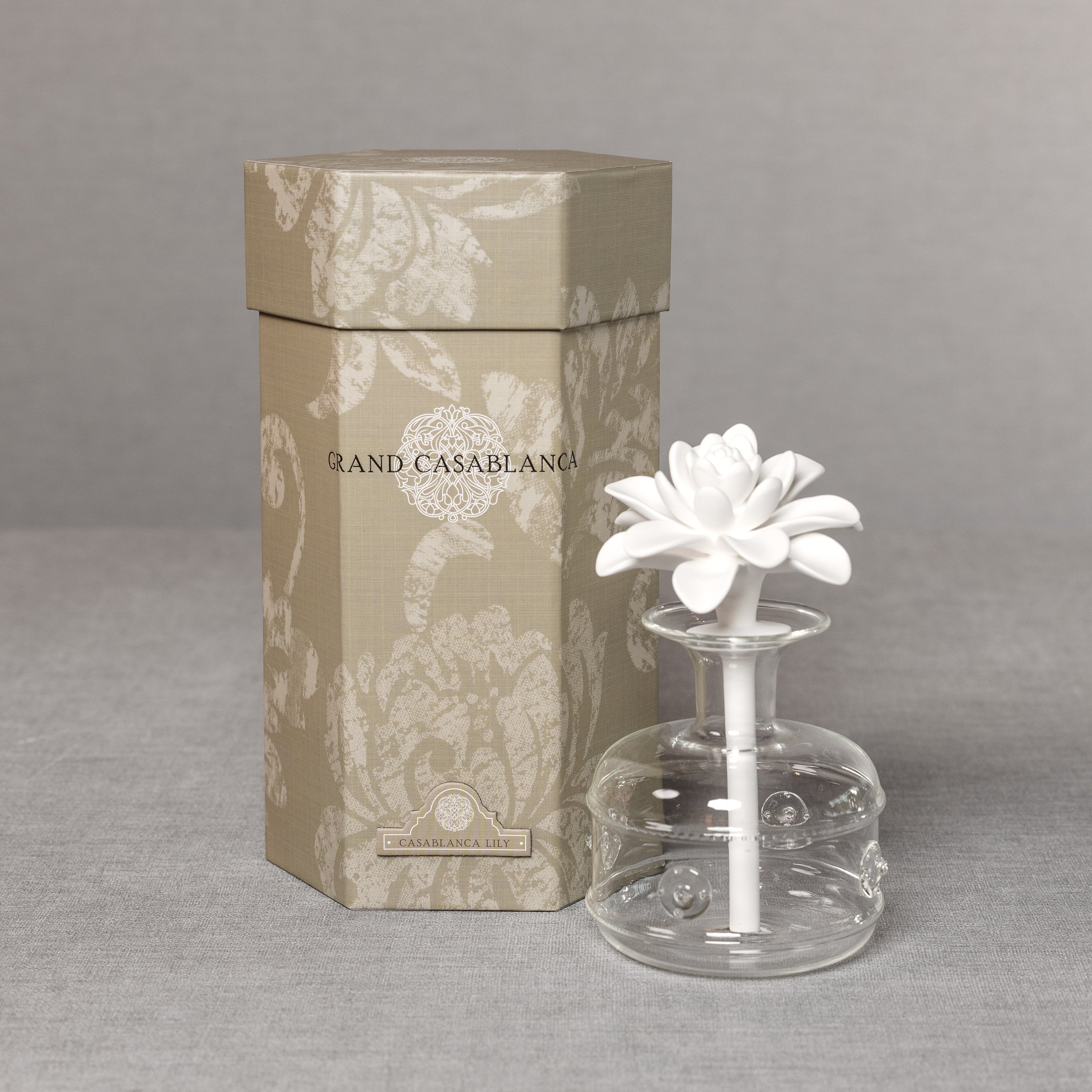 Grand Casablanca Porcelain Diffuser, Casablanca Lily - Image 4