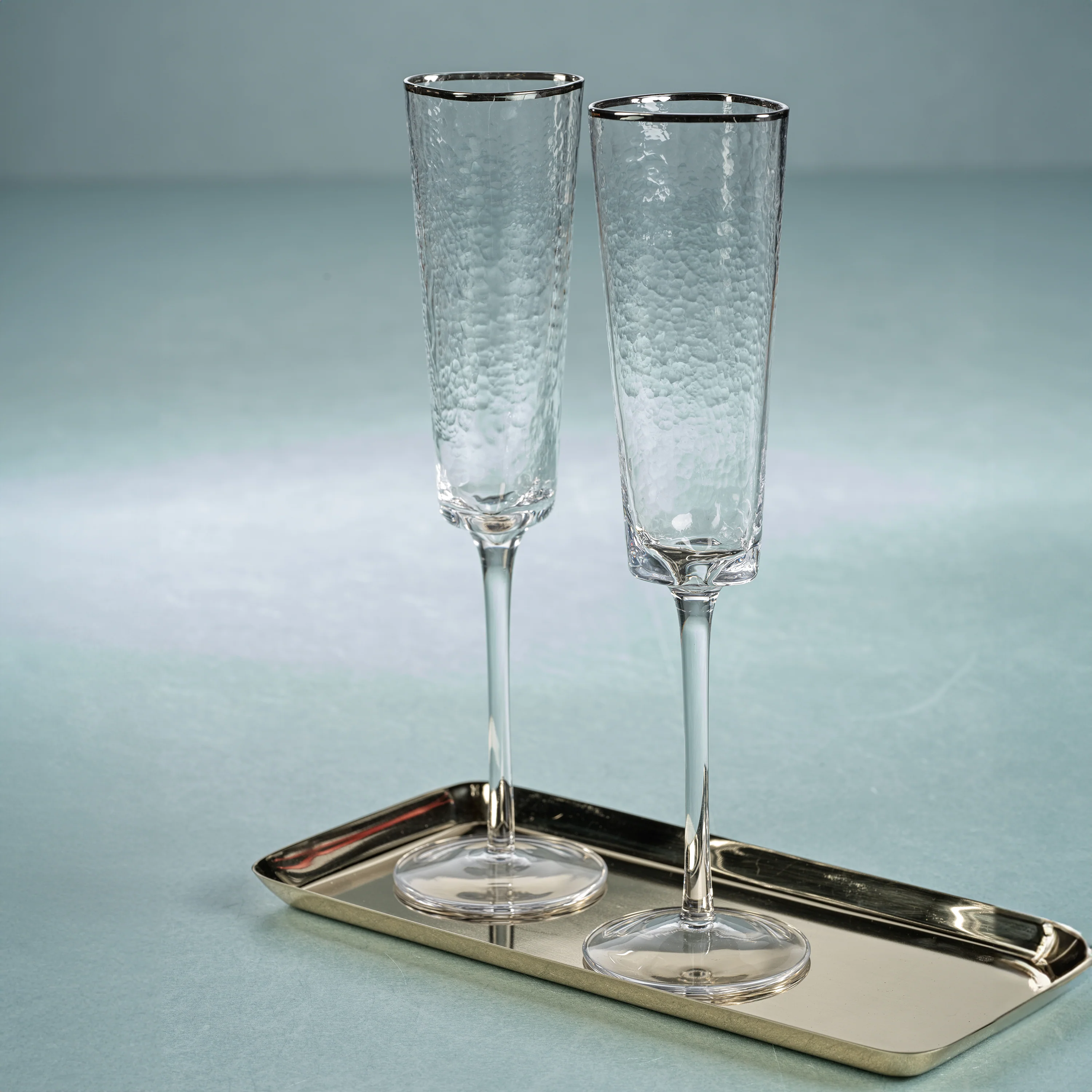 Aperitivo Hammered Champagne Flutes with Platinum Rim (Set of 4) - Image 4