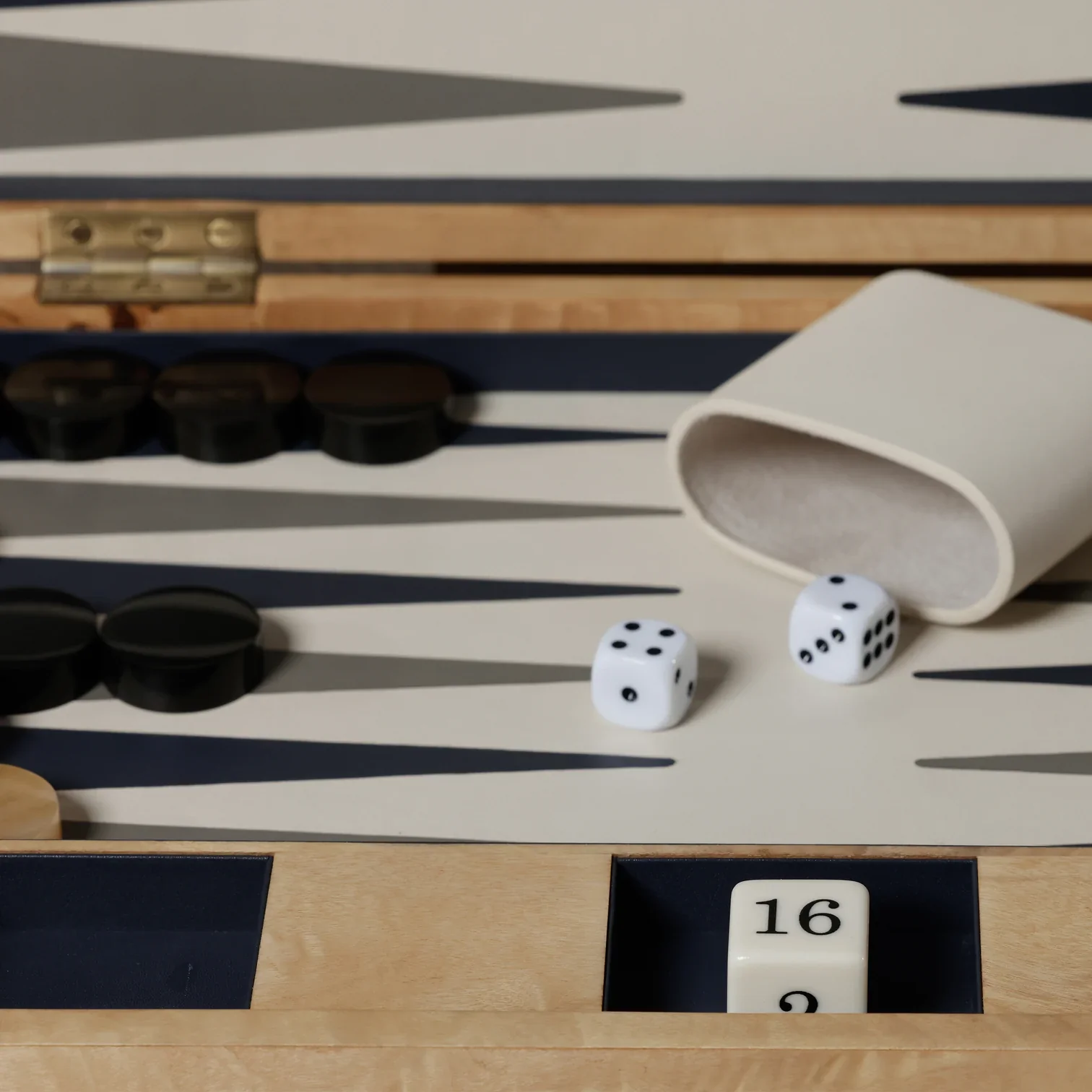Marbella 16" Backgammon Set - Image 8