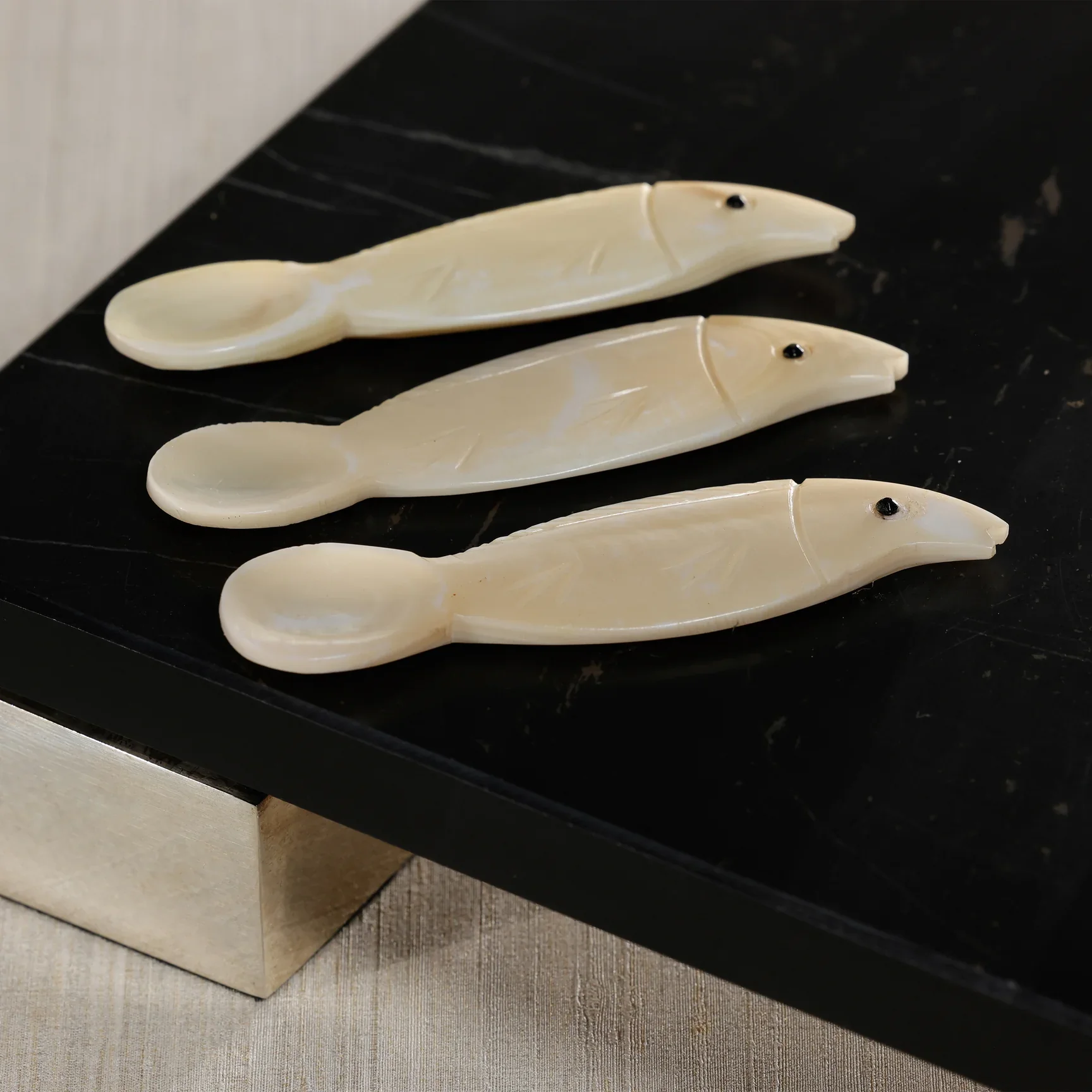 Mother of Pearl Fish Condiment / Caviar Spoon (Set of 4) - Image 3