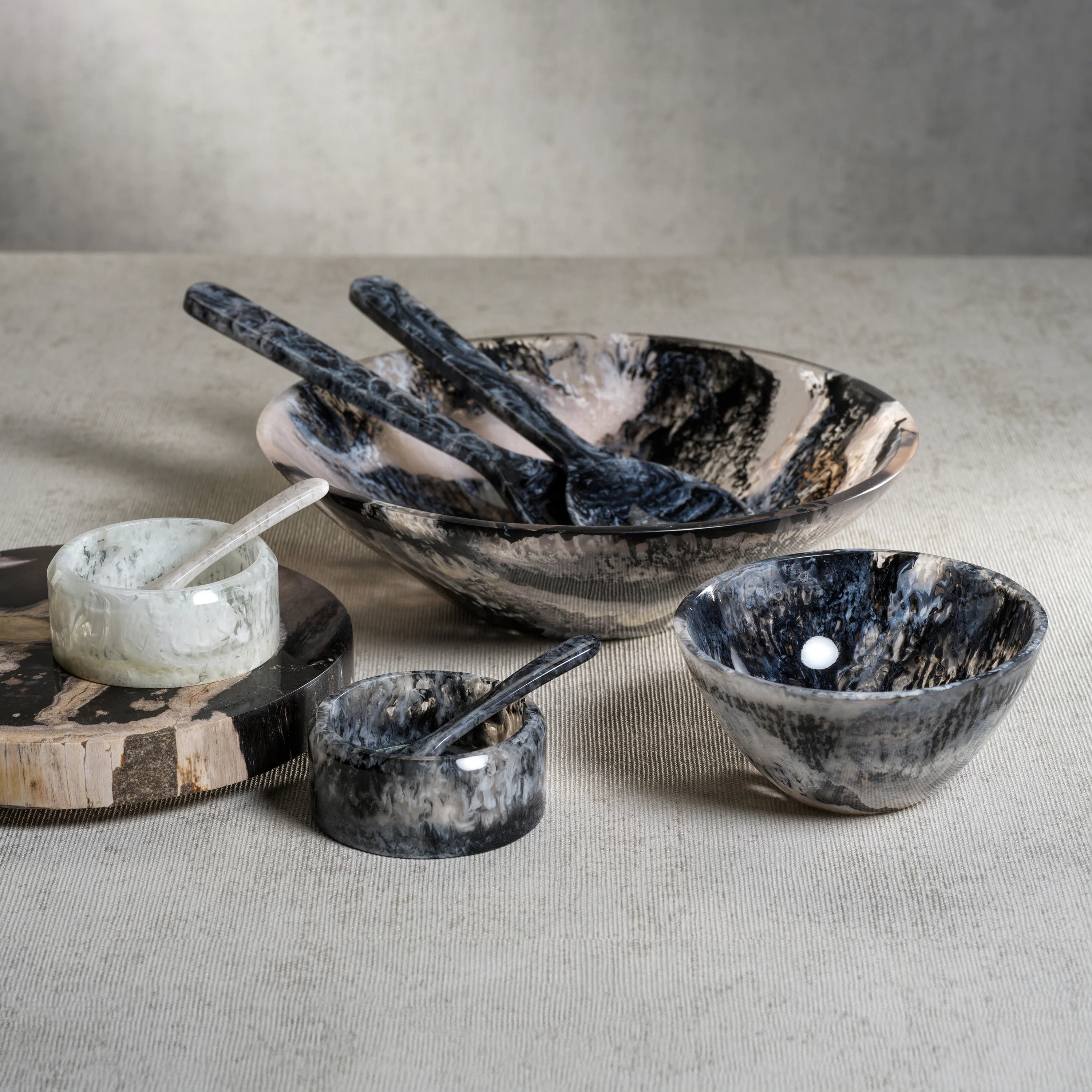Krone Resin Grand Bowl - Image 2