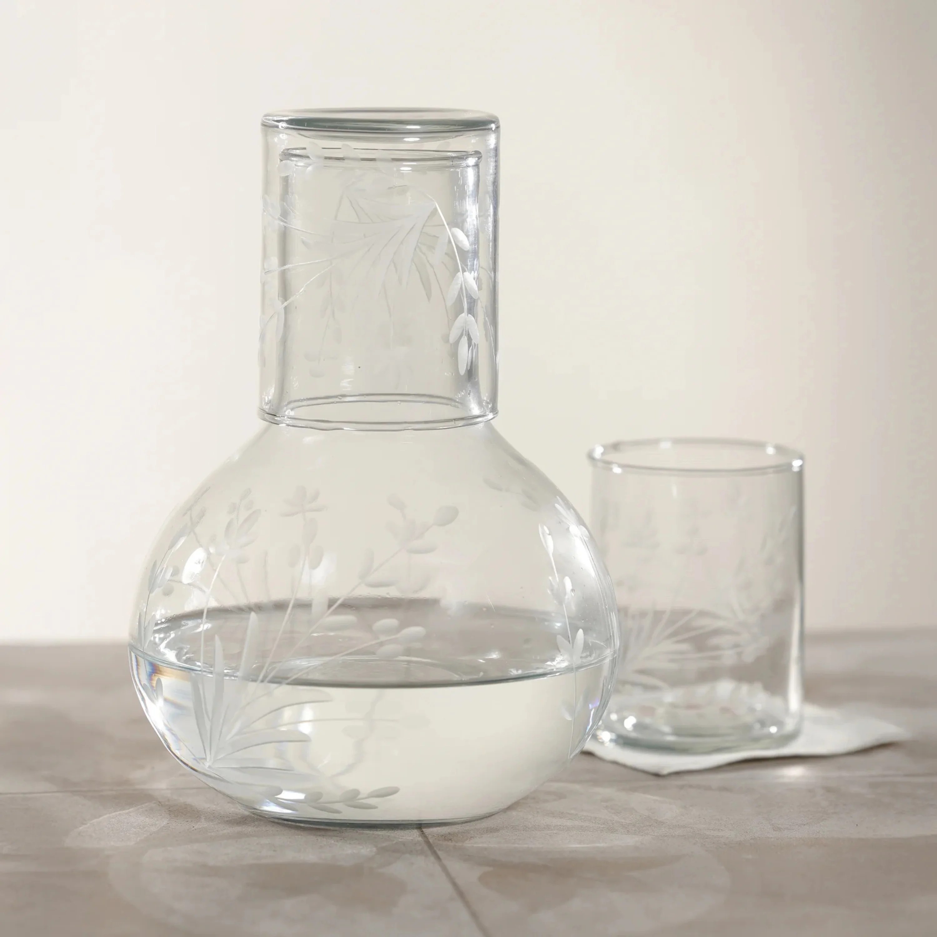 Shiraz Carafe - Etched Flower Design