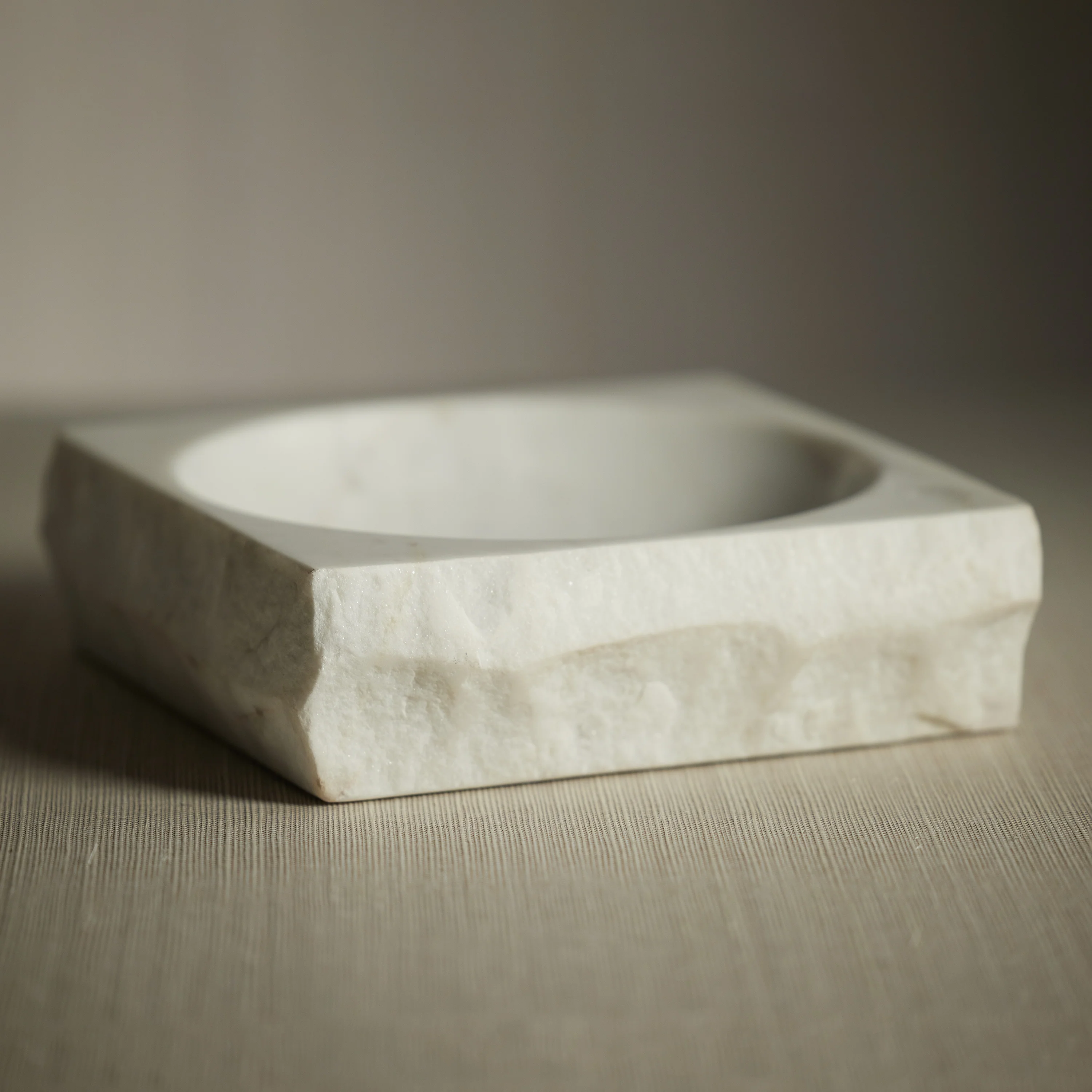 Rock Finish White Marble Square Bowl - Image 3
