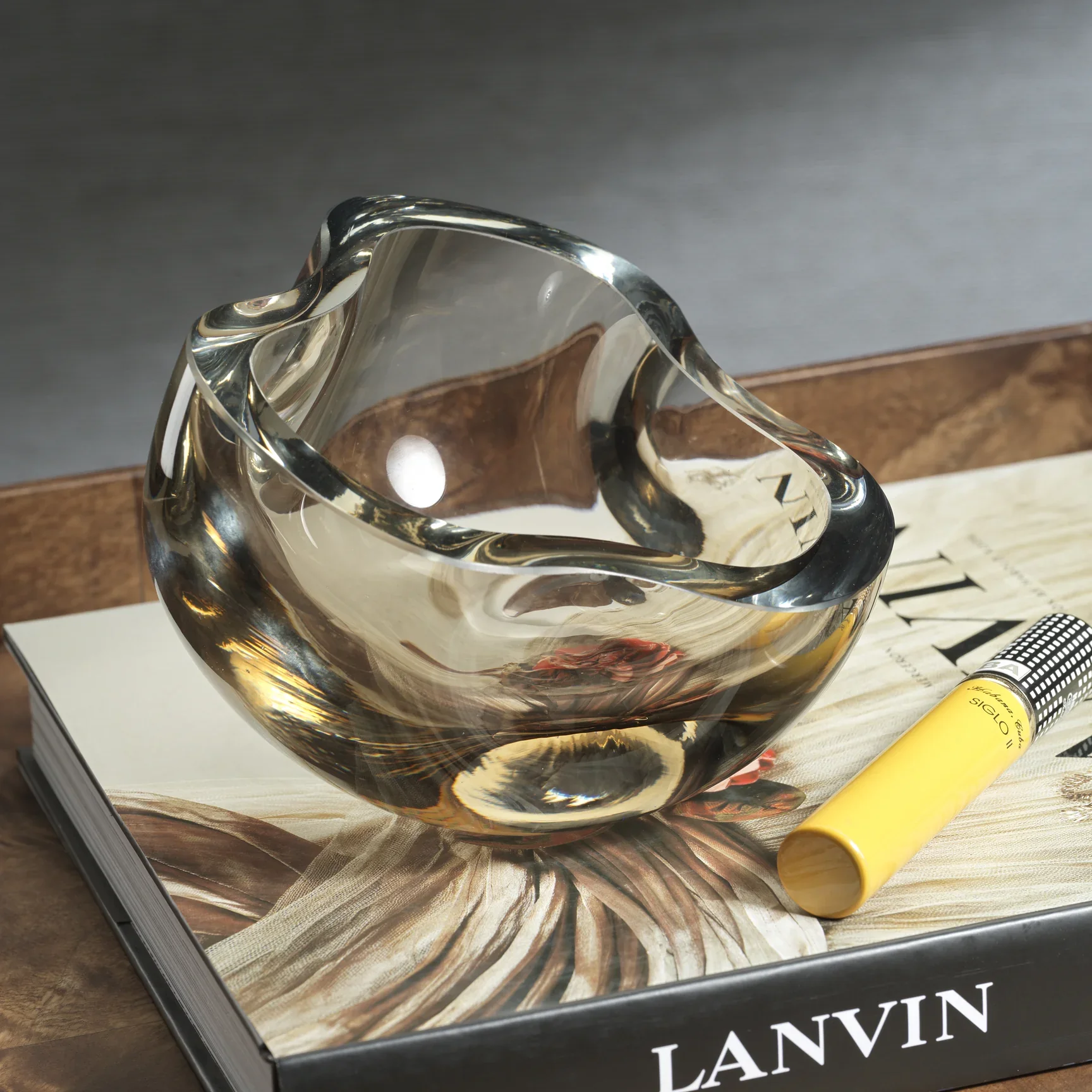 Viento 6.25" Diameter Glass Bowl - Image 3